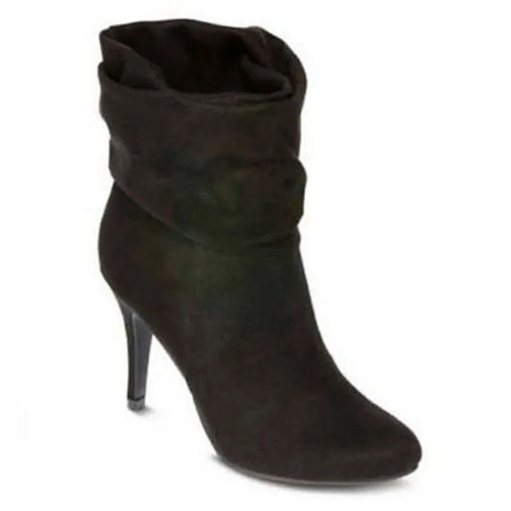 NWT in Box Gorgeous Olsenboye 6.5 Suede Slouchy Black Ankle Heel Boots Booties